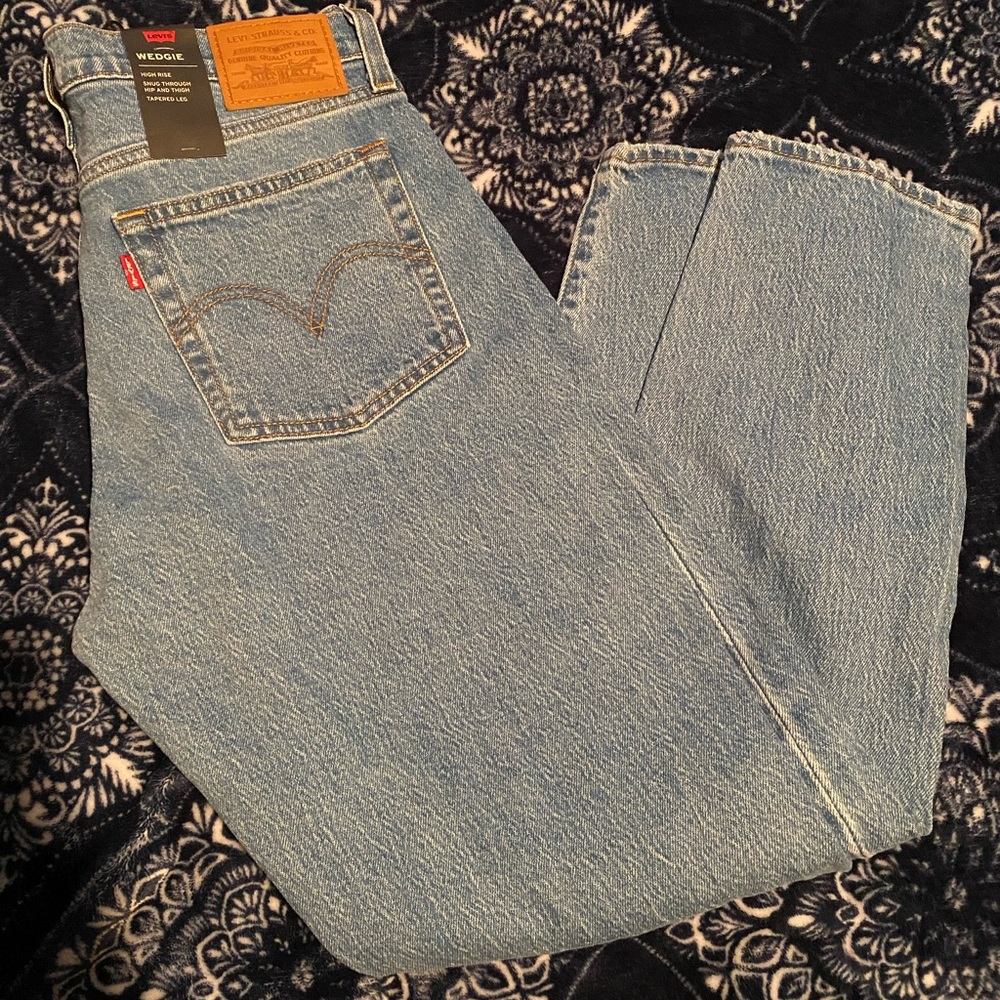 Womens Levi’s jeans - Picture 2 of 5